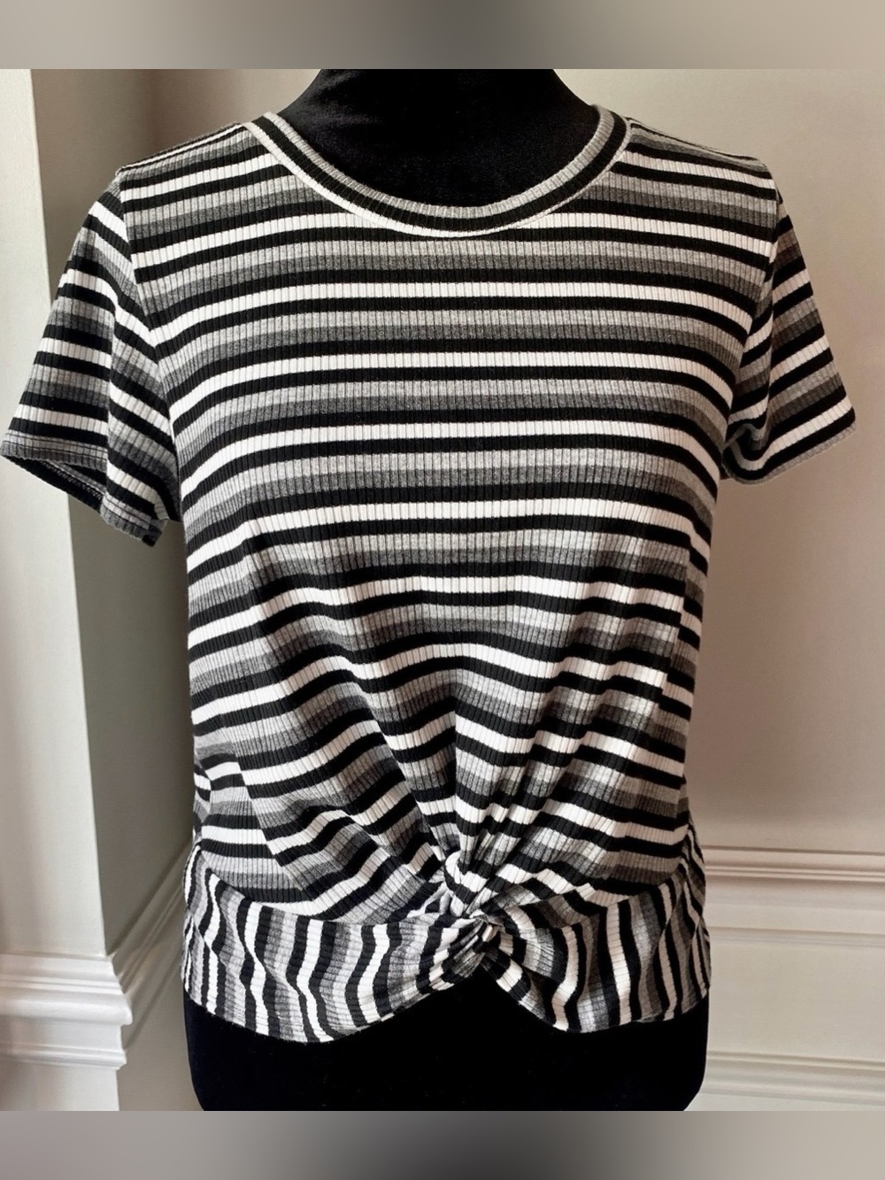 Moa Moa Cropped Twist Knot Top